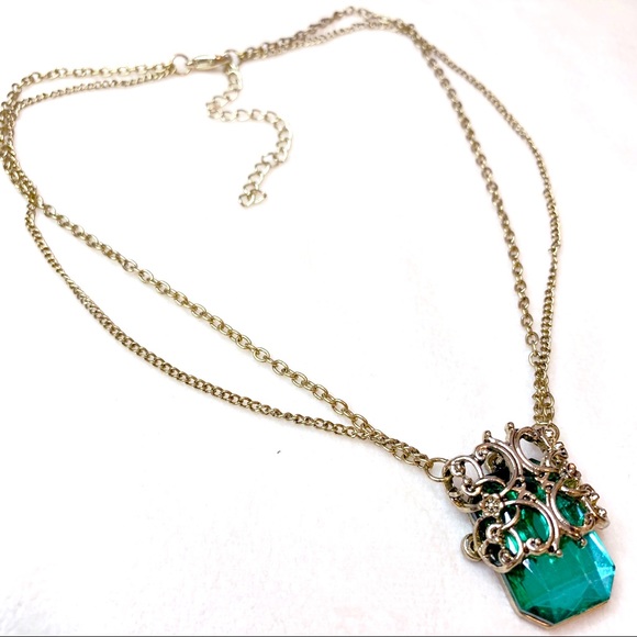 Elegant Vintage Look Green Resin Pendant Double Chain Necklace - Picture 7 of 12